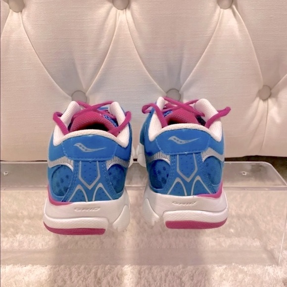 SAUCONY Girls/Women’s Virrata Running Sneaker - Picture 6 of 11